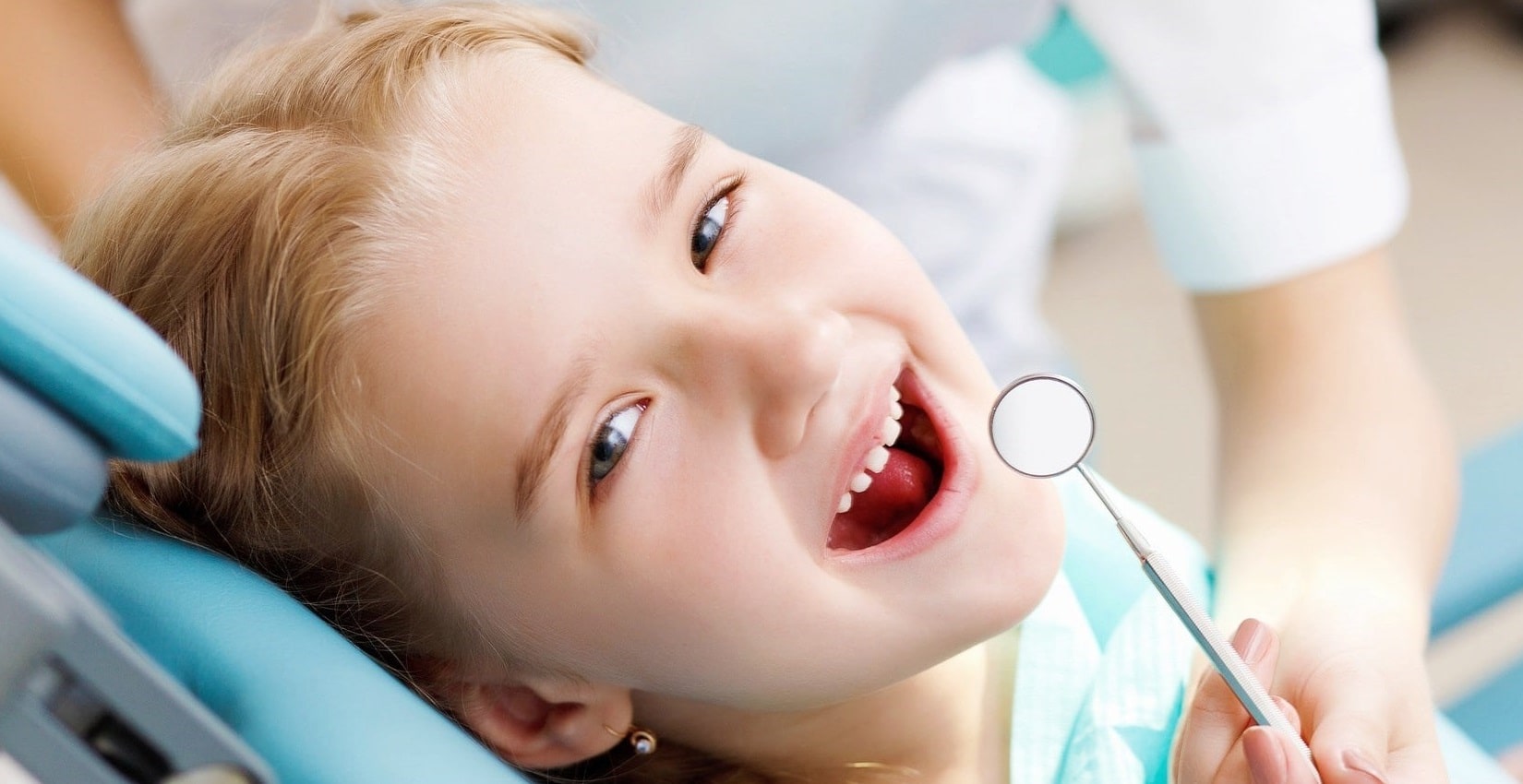 Выпадение молочных зубов: информация для родителей